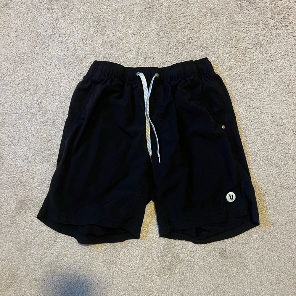 Vouri Men's Lined Black Athletic Shorts